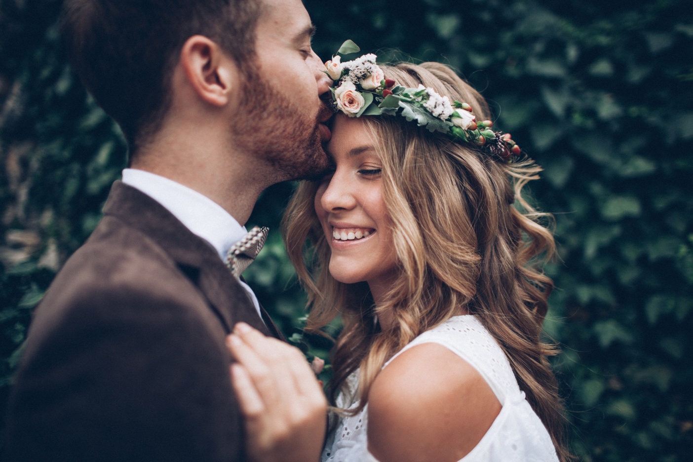 Ślubno-weselny poradnik stylu: 5 modowych tricków na wielkie wyjście
